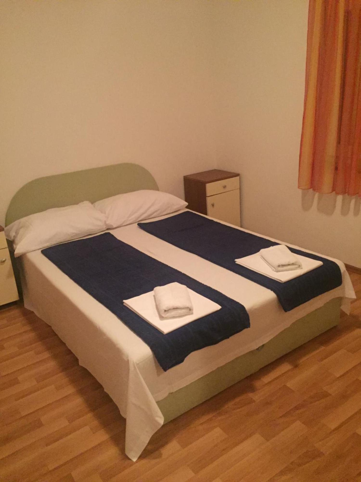 Apartments Vidovic Povljana Bilik gambar
