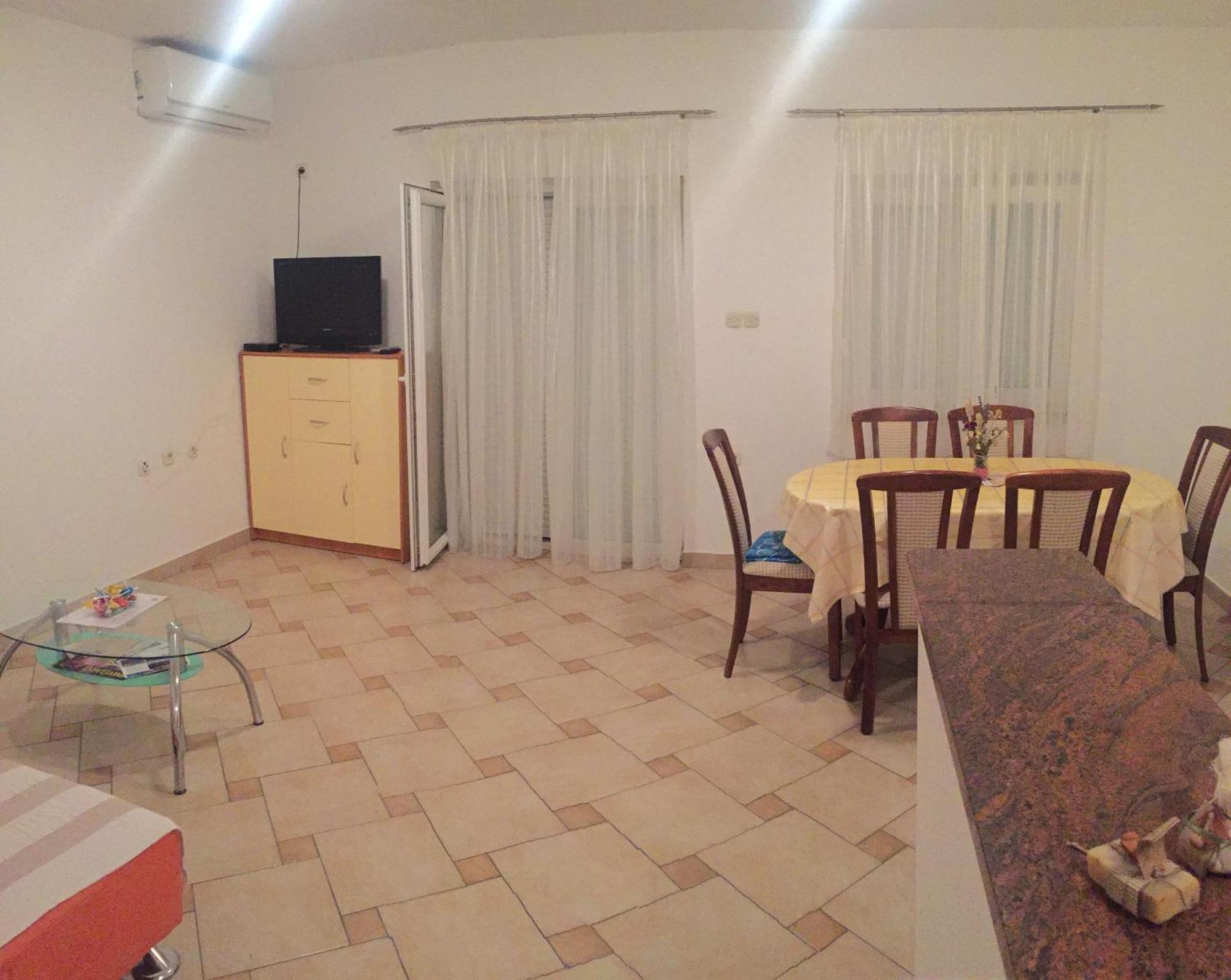 Apartments Vidovic Povljana Bilik gambar